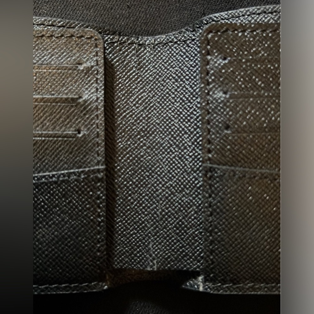 LOUIS VUITTON WALLET - Picture 7 of 10